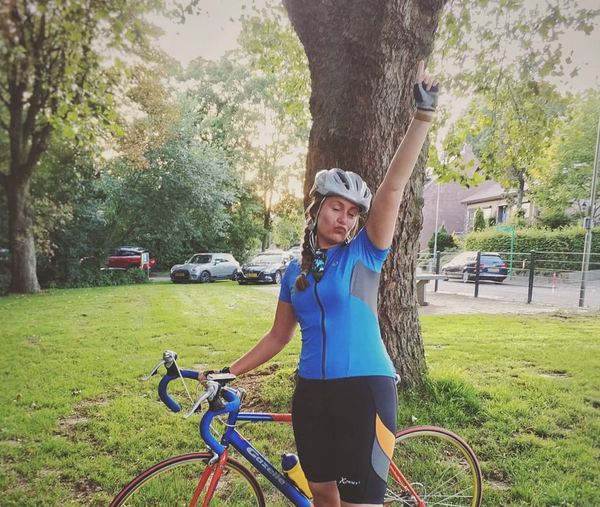 Pratiquer le cyclisme sans prise de tête : Aenea Bisschops, Wilma Queen