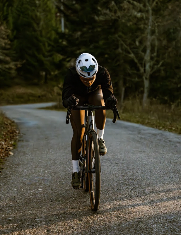 Premiers pas vers le sommet : réussir sa première montée à vélo