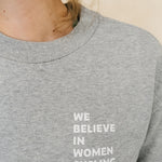 Sweat gris gros plan #color_Ecru