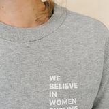 Sweat gris gros plan #color_Ecru