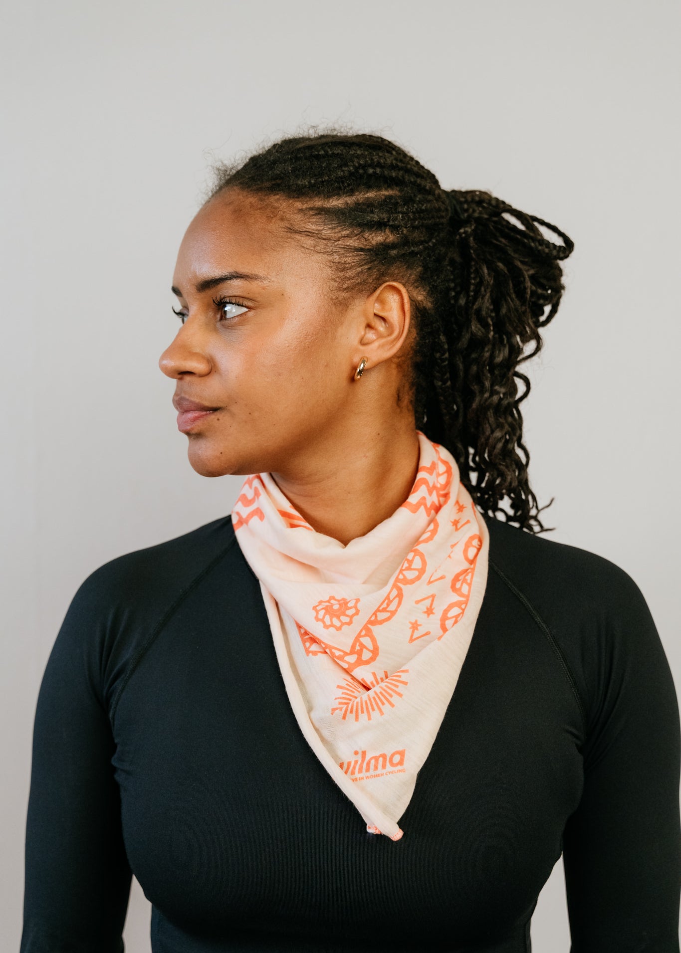 Bandana en laine Mérinos - Clara Orange - porté