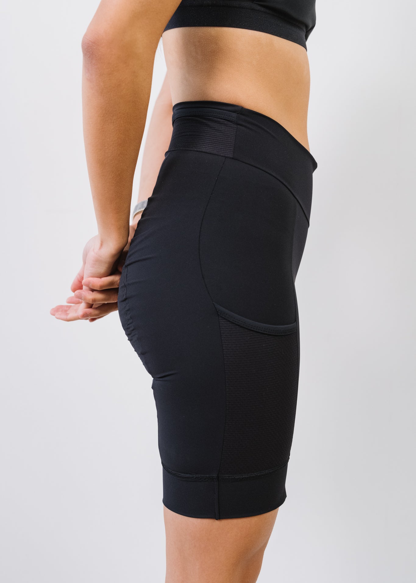 Cuissard vélo femme sans brettelles noir - Wild 2.0 pad menstruel et détachable - vue coté poche cargo